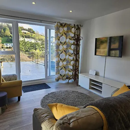 Pet Friendly Sea View Villa Millendreath Лу Экстерьер фото