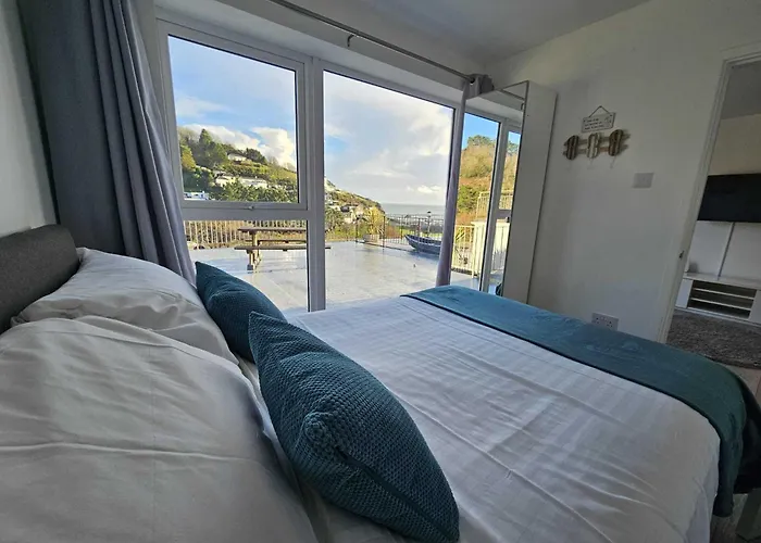 Pet Friendly Sea View Villa Millendreath Looe
