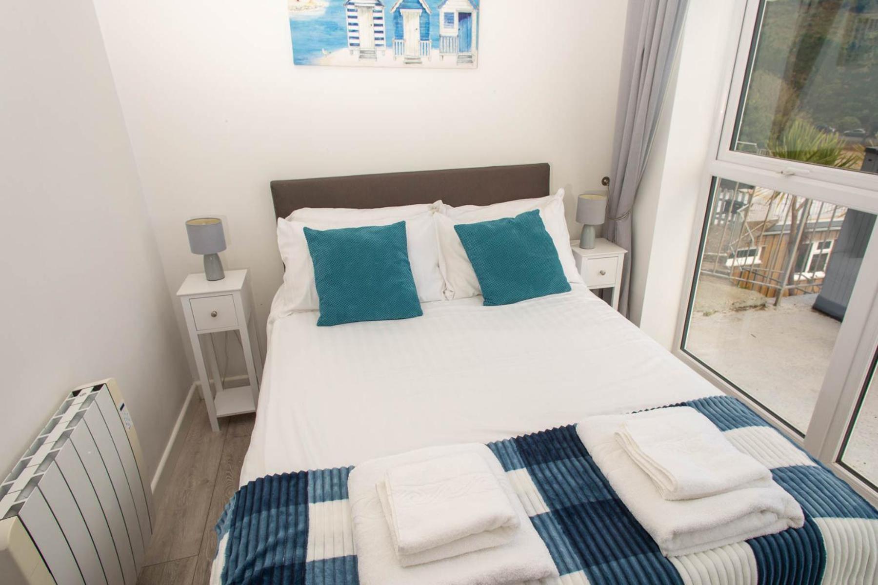 Pet Friendly Sea View Millendreath Apartment *
