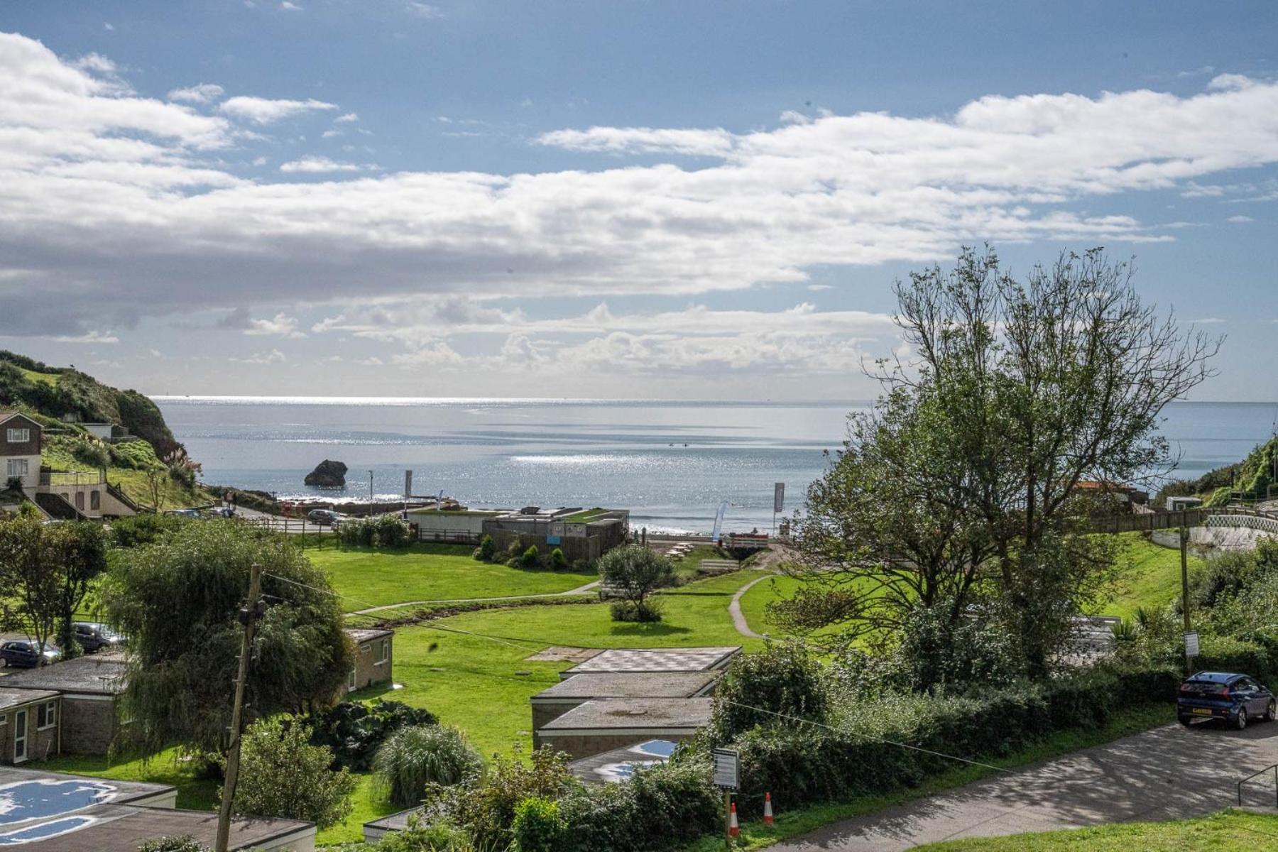 Pet Friendly Sea View Millendreath Apartment *