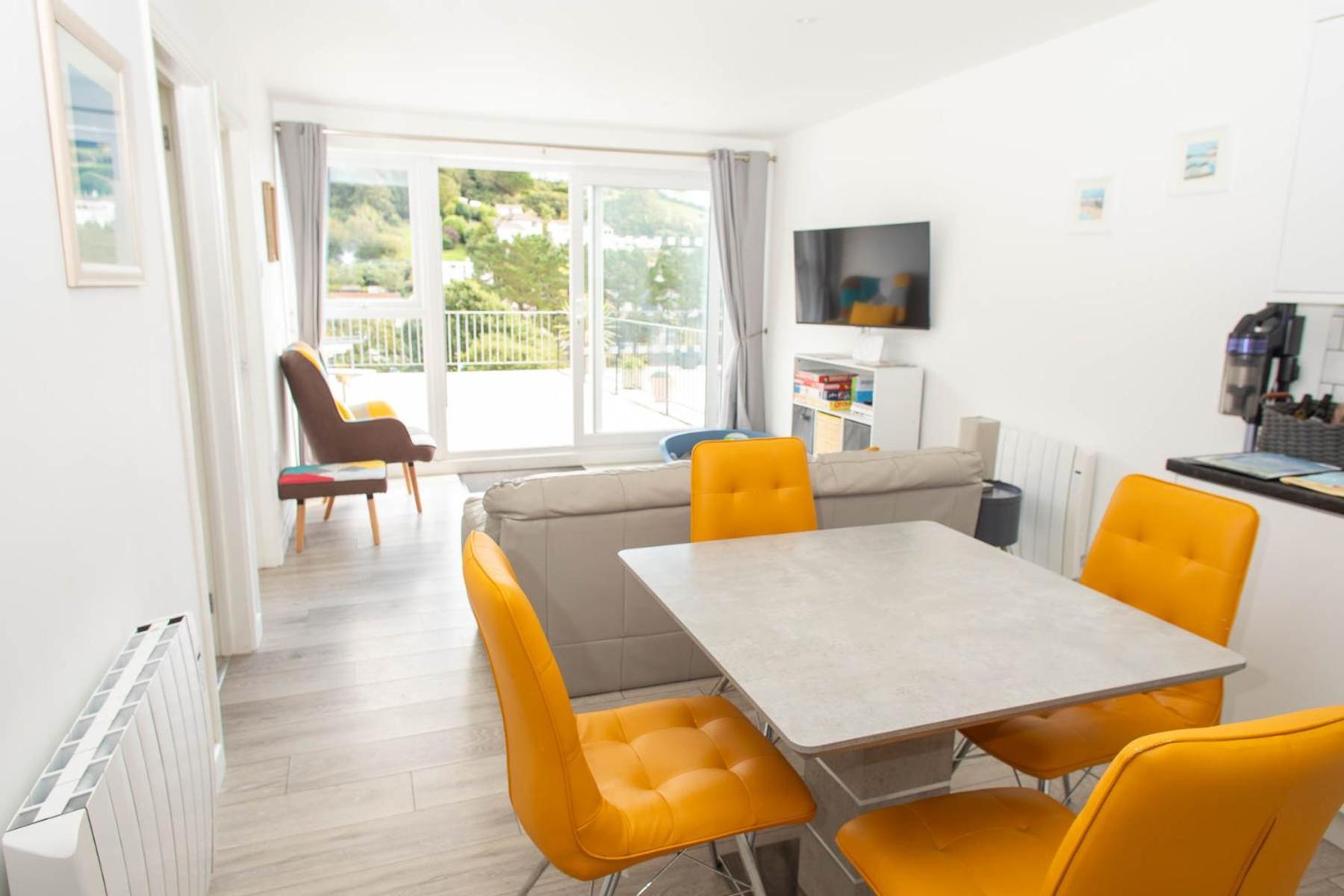 Pet Friendly Sea View Millendreath Apartment